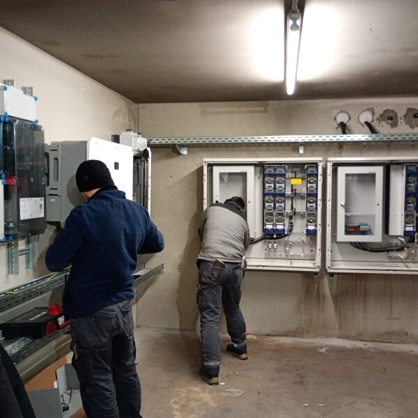 Wandler Zählerschrank  und AC Montage für PV-Anlage