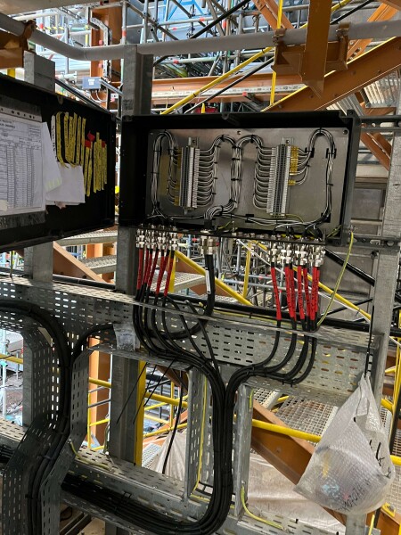 Verdrahtung einer Junction Box für industrielle Messgeräte