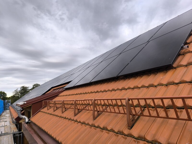 Solarnetzwerk-Montage