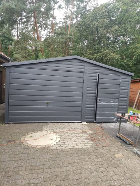 Planung,Lieferung und Aufbau nach Kundenwunsch einer Blechgarage
