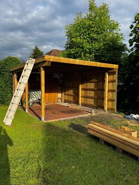 Aufbau eines Holzcarports