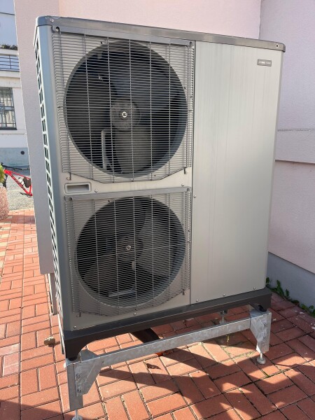 Installation einer Wärmepumpe für eine Werkstatt