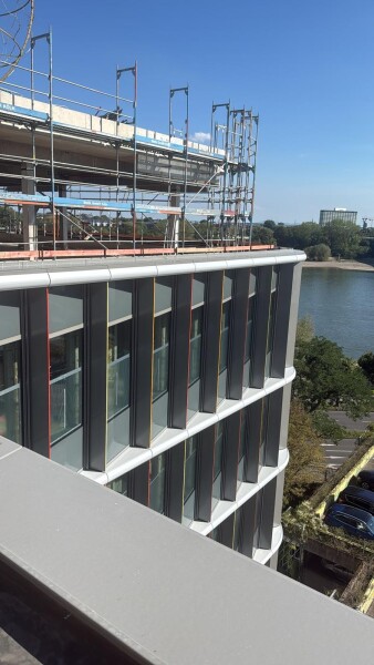 DEKV Köln – Fassadenmontage