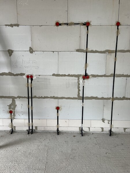Elektroinstallationsarbeiten in Wohnungen: Wandschlitze herstellen, Unterputzdosen setzen, Leerrohre