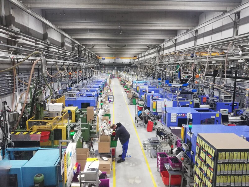 Beleuchtungsmodernisierung in Produktionshalle (DE)