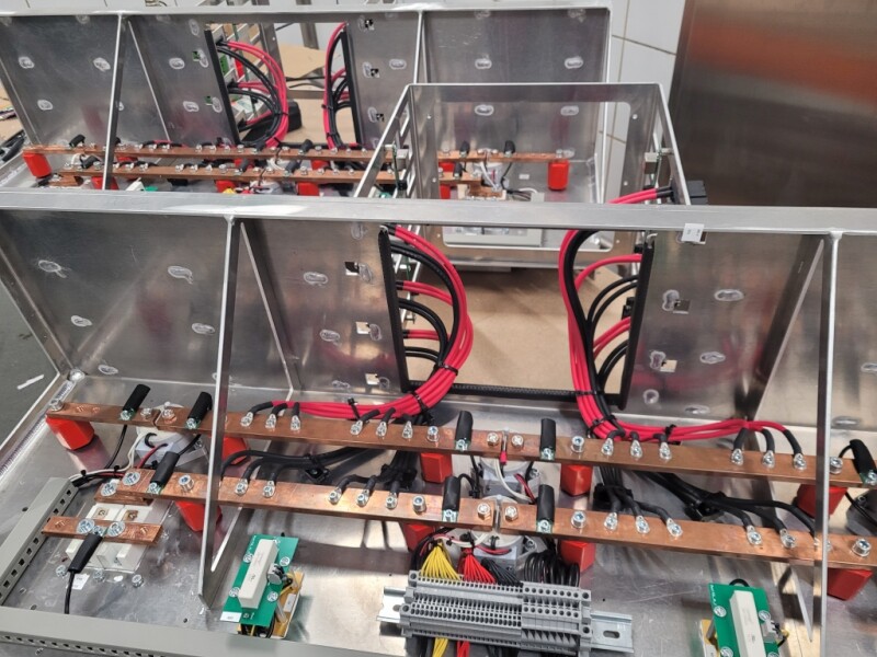 Fertigung von Energieverteilermodulen