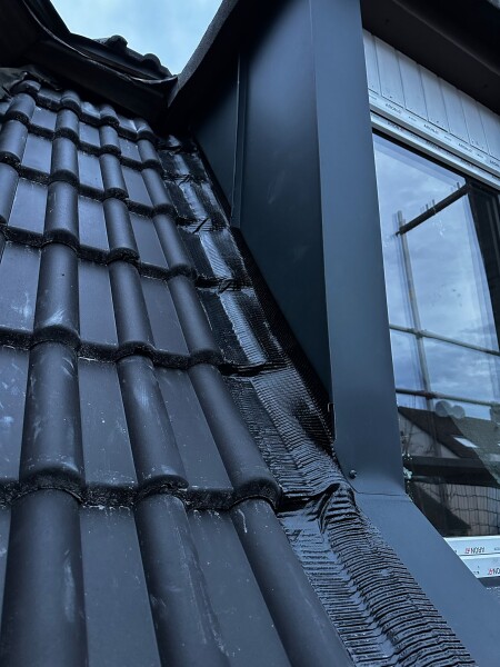 Gaube verkleidung mit prefa. Blech antrazhit