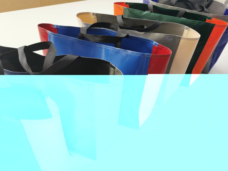 unsere Taschen aus PVC-LKW-Plane